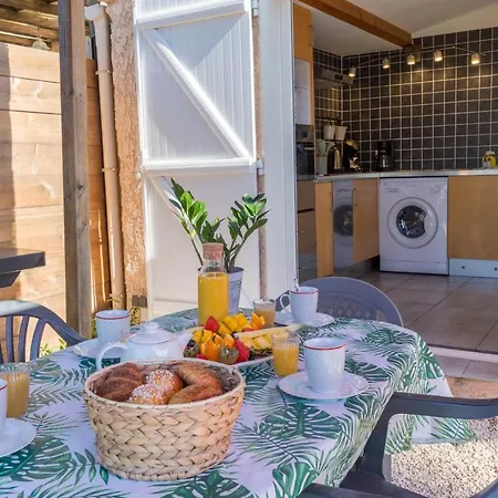 La Bastide Entièrement Rénovée à 300m De La * Hyères