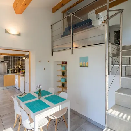 La Bastide, En Duplex Idealement Situee A Quelques Metres De La בית נופש