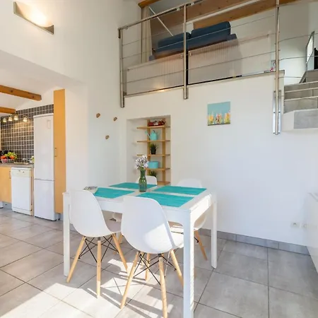 La Bastide, En Duplex Idealement Situee A Quelques Metres De La Hyères